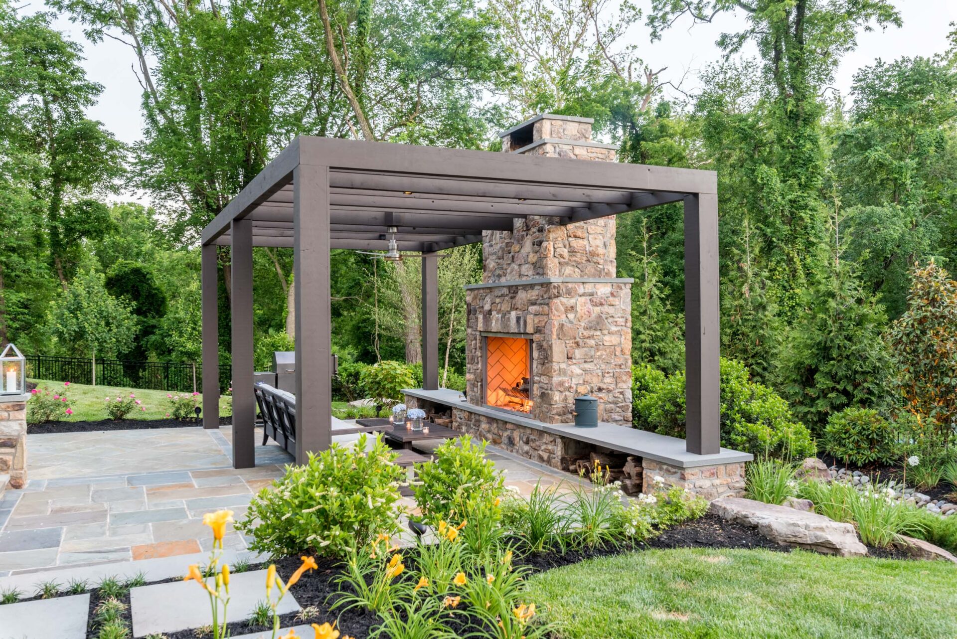 Outdoor kitchens and entertaining spaces